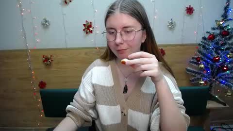 Snapshot of rysakosaylya chatting on January 13, 2025, 12:02 pm RysaKosaYlya online show from January 13, 2025, 12:02 pm