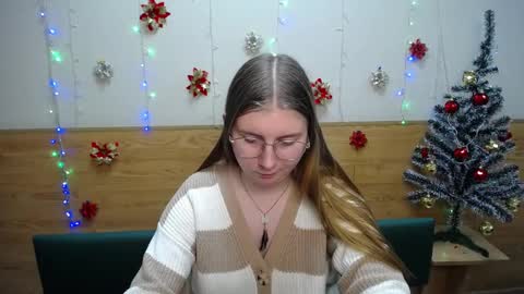 Snapshot of rysakosaylya chatting on January 16, 2025, 3:35 pm RysaKosaYlya online show from January 16, 2025, 3:35 pm