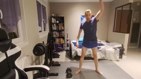 Snapshot of ryukukamifr chatting on February 10, 2026, 6:23 pm Ryuk FR online show from February 10, 2026, 6:23 pm