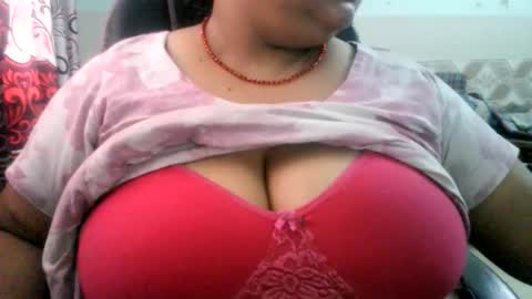 Snapshot of s03286 chatting on May 21, 2026, 6:53 am HotLovers online show from May 21, 2026, 6:53 am