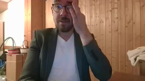 Snapshot of s_i_q chatting on September 16, 2025, 7:09 am s_i_q online show from September 16, 2025, 7:09 am