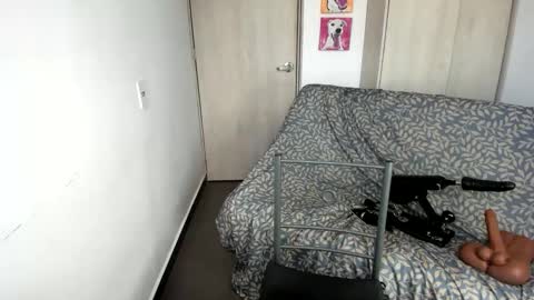 Sara online show from February 12, 2026, 9:43 pm