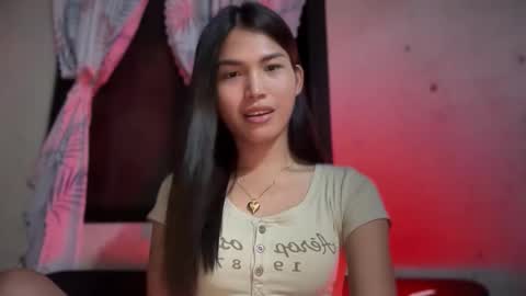 Snapshot of sabrina_maxx chatting on November 1, 2025, 3:03 pm Nadine online show from November 1, 2025, 3:03 pm