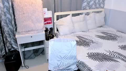 Snapshot of sabrinaametyst chatting on December 2, 2024, 5:15 pm urHOT SABBY online show from December 2, 2024, 5:15 pm