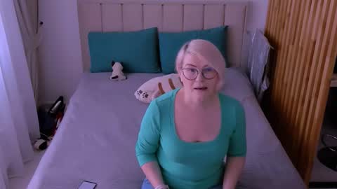 Sabrina MacMarren online show from March 7, 2026, 8:22 am