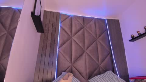 S A B R I N A  online show from September 18, 2025, 11:34 am