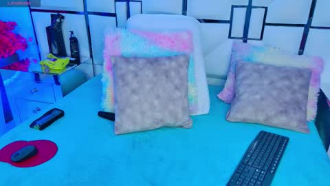 Sabrinna online show from December 2, 2025, 7:20 pm