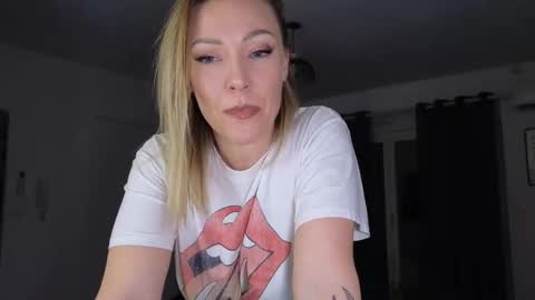 sacha__xx online show from January 14, 2026, 4:23 pm