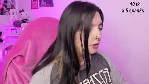 Snapshot of sachi_meow chatting on October 18, 2025, 10:49 am Ig online show from October 18, 2025, 10:49 am