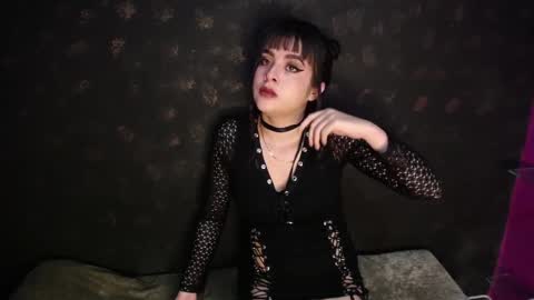 Snapshot of sadiie_queen chatting on December 17, 2024, 11:28 am Sadie Queen online show from December 17, 2024, 11:28 am