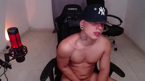 Snapshot of saenz_hotx chatting on March 9, 2025, 1:56 am saenz_hotx online show from March 9, 2025, 1:56 am