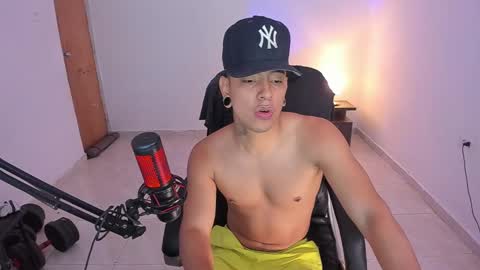 Snapshot of saenz_hotx chatting on October 11, 2025, 5:55 pm saenz_hotx online show from October 11, 2025, 5:55 pm