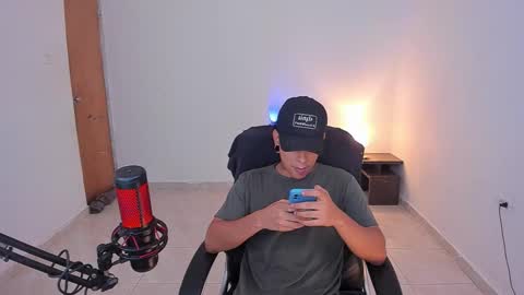 Snapshot of saenz_hotx chatting on October 20, 2025, 7:03 pm saenz_hotx online show from October 20, 2025, 7:03 pm