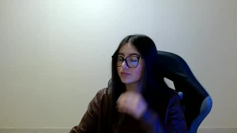 Snapshot of sahaliefox_ chatting on July 3, 2026, 9:10 pm Sahaliefox online show from July 3, 2026, 9:10 pm