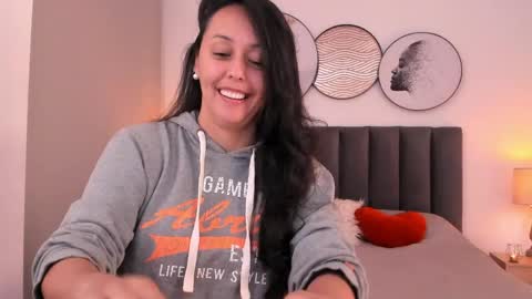 Snapshot of saharagarcia chatting on May 14, 2026, 9:32 pm Sahara Garcia online show from May 14, 2026, 9:32 pm