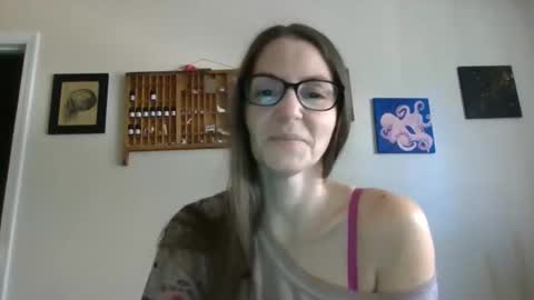 Lelo online show from December 16, 2024, 6:16 pm