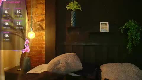 Snapshot of sahra_tayl0r_ chatting on February 20, 2026, 3:23 pm SARA online show from February 20, 2026, 3:23 pm