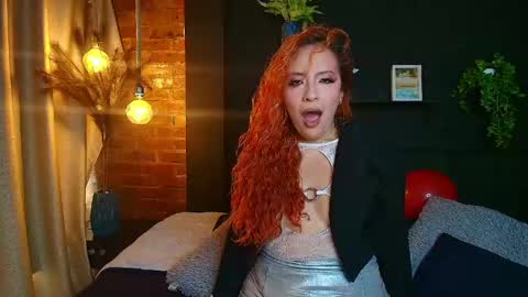 Snapshot of sahra_tayl0r_ chatting on May 4, 2026, 2:46 pm SARA online show from May 4, 2026, 2:46 pm