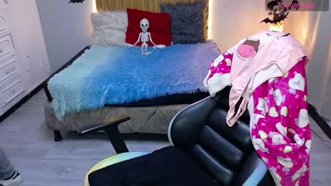 sailor online show from October 9, 2025, 4:43 am