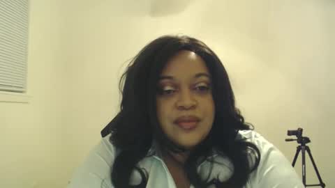Queen Serenity online show from May 16, 2026, 6:32 am