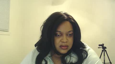 Queen Serenity online show from May 16, 2026, 6:43 am