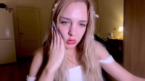 Snapshot of sailormoon666_ chatting on October 24, 2025, 6:26 pm Sofia online show from October 24, 2025, 6:26 pm