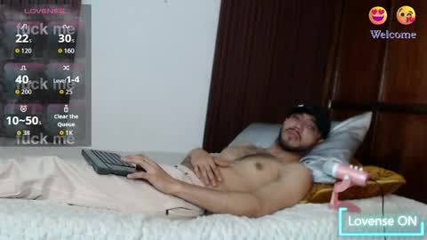 Snapshot of saint_castle chatting on July 31, 2026, 6:29 pm Saint Castle online show from July 31, 2026, 6:29 pm