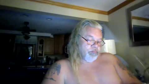 Snapshot of saintbeenadick chatting on May 18, 2026, 1:45 am saintbeenadick online show from May 18, 2026, 1:45 am