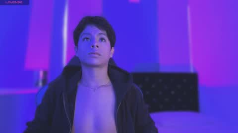 Snapshot of saintdangelo chatting on March 16, 2026, 12:42 pm Santi online show from March 16, 2026, 12:42 pm