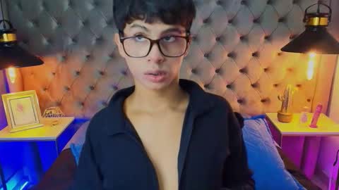 Snapshot of saintdangelo chatting on May 5, 2026, 12:46 pm Santi online show from May 5, 2026, 12:46 pm