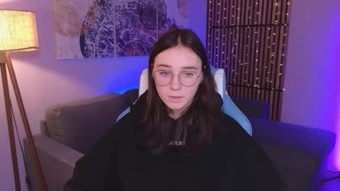 Snapshot of saintmolly_ chatting on November 17, 2025, 10:54 am Molly online show from November 17, 2025, 10:54 am