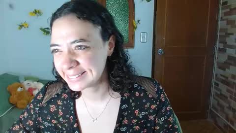 crisma online show from October 5, 2025, 9:02 pm