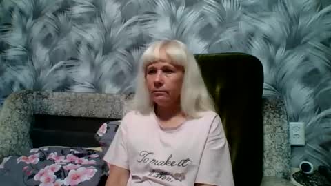 Snapshot of sakura_blonde chatting on October 15, 2025, 8:25 am sakura_blonde online show from October 15, 2025, 8:25 am