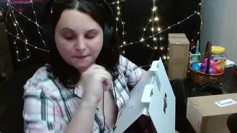 salacious_bunny online show from April 4, 2026, 9:12 pm