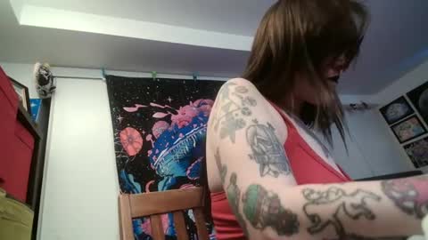 salemsslut online show from February 20, 2025, 2:24 pm