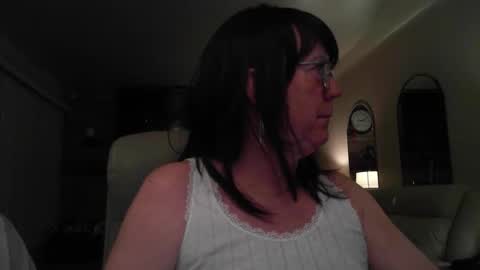 sally______ online show from May 25, 2026, 1:44 am