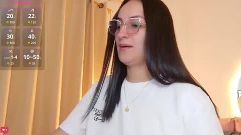 Snapshot of sally_azmani_ chatting on July 18, 2026, 1:59 pm Silvia online show from July 18, 2026, 1:59 pm