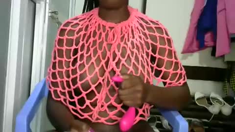 Snapshot of sally_beauty2023 chatting on February 17, 2025, 3:20 pm sally_beauty2023 online show from February 17, 2025, 3:20 pm