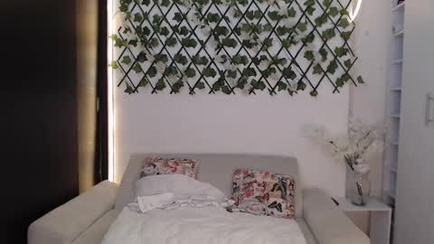 Salome online show from September 19, 2025, 2:51 pm