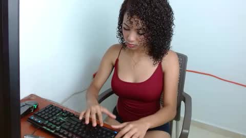 Snapshot of salome_18_big_tits chatting on October 25, 2025, 9:09 pm salome_18_big_tits online show from October 25, 2025, 9:09 pm