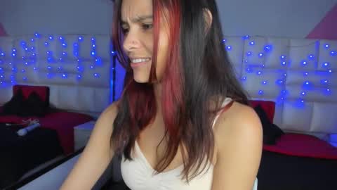 Snapshot of salome_rouse chatting on October 14, 2025, 11:27 pm Salome Rose online show from October 14, 2025, 11:27 pm