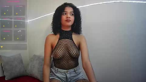 Snapshot of salooo_1 chatting on October 6, 2025, 8:17 pm Salome online show from October 6, 2025, 8:17 pm