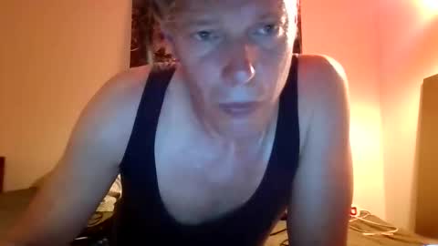 Snapshot of salsapaulus chatting on May 25, 2026, 9:43 pm salsapaulus online show from May 25, 2026, 9:43 pm