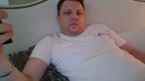 Snapshot of salsbud2022 chatting on February 12, 2025, 2:21 pm salsbud2022 online show from February 12, 2025, 2:21 pm