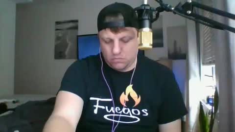 Snapshot of salsbud2022 chatting on February 23, 2025, 10:17 am salsbud2022 online show from February 23, 2025, 10:17 am