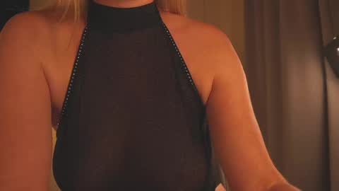 IsaBella-  online show from May 16, 2026, 8:07 pm