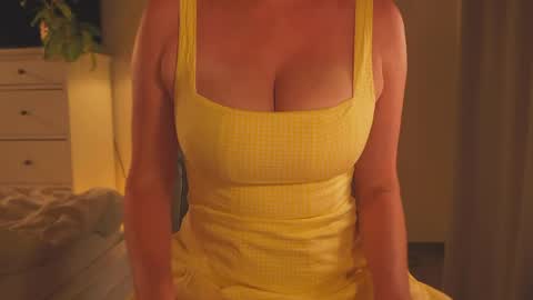 IsaBella-  online show from May 31, 2026, 7:37 pm