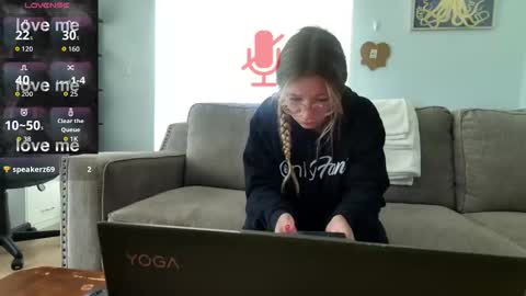 Salty Captain 69  Hat Girl 69 online show from October 15, 2025, 1:44 pm