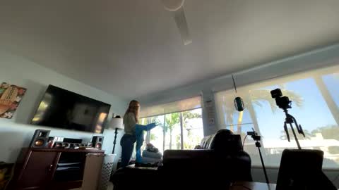 Snapshot of saltycaptain69_hatgirl69 chatting on November 1, 2025, 8:00 pm Salty Captain 69 Hat Girl 69 online show from November 1, 2025, 8:00 pm