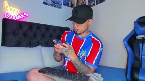 Snapshot of salvatore_dereck chatting on July 1, 2026, 1:07 am online show from July 1, 2026, 1:07 am
